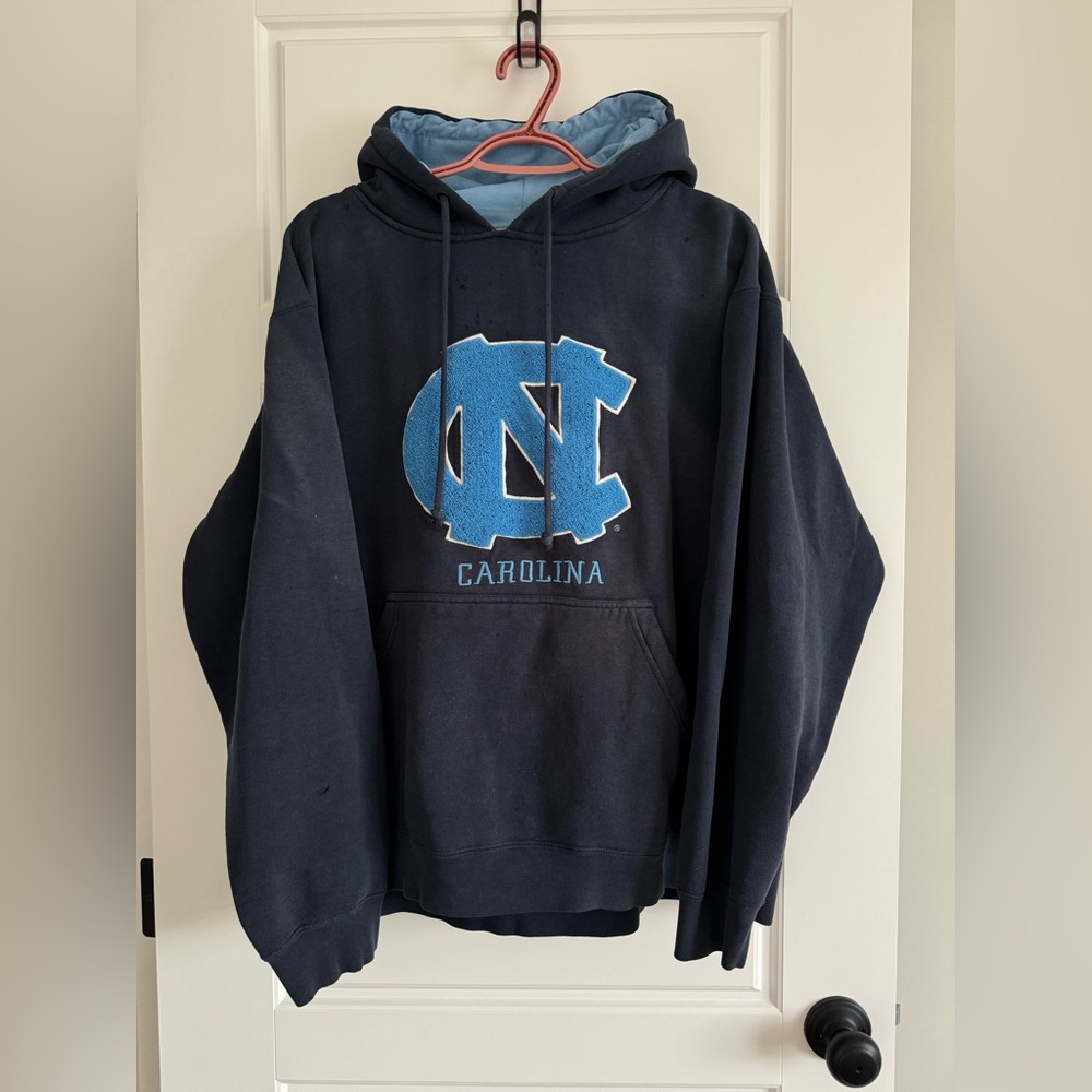 Vintage Distressed Footlocker North Carolina Hoodie (L)